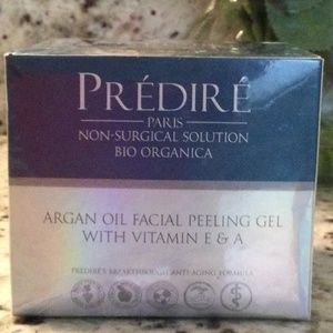 Argan Oil Facial Peeling Gel with Vitamins E and A